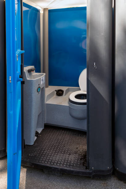 Best Porta potty delivery and setup  in Germantown, TN